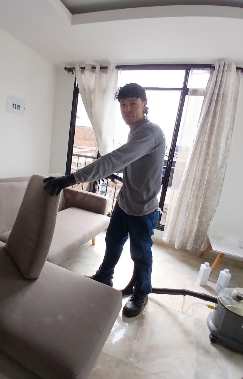 Lavado de muebles: Preparación del sofá antes del lavado